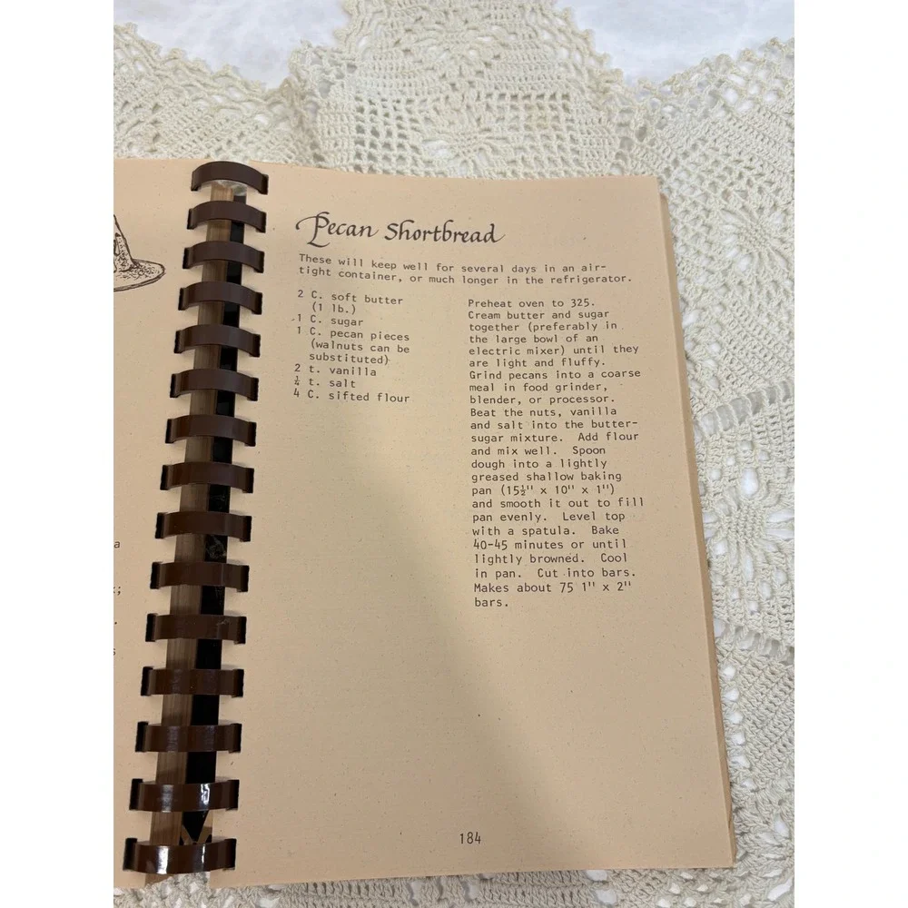 Vintage Woodlawn Plantation Cook Book 1980 Signed Nancy Hirst Pope-Leighey House